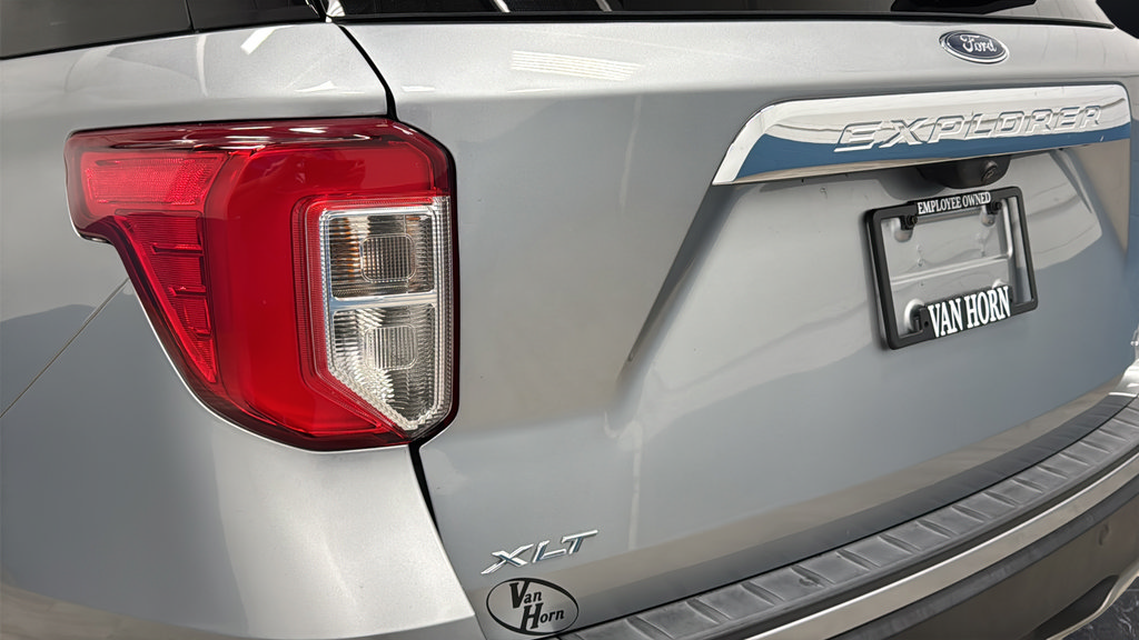Used 2023 Ford Explorer XLT w/ Equipment Group 202A AWD/4WD image 41