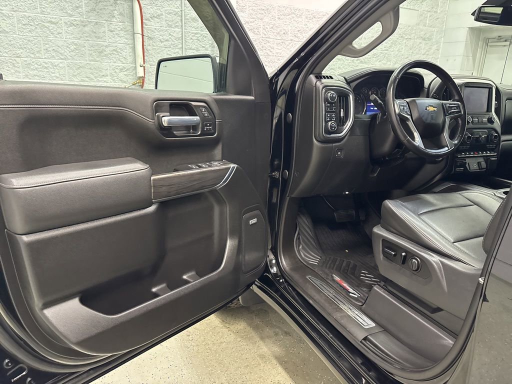 Used 2021 Chevrolet Silverado 1500 LTZ AWD/4WD image 15