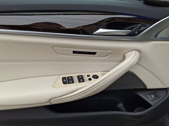Used 2023 BMW 530i w/ Premium Package RWD image 14