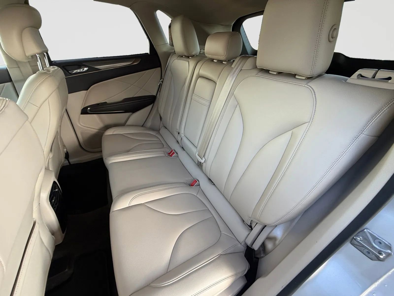 Used 2018 Lincoln MKC Premiere image 13