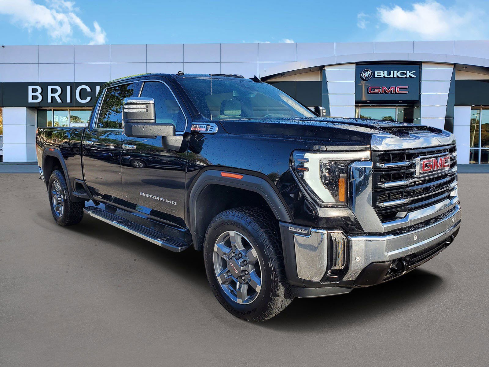 Used 2025 GMC Sierra 2500 SLT w/ SLT Premium Package image 2