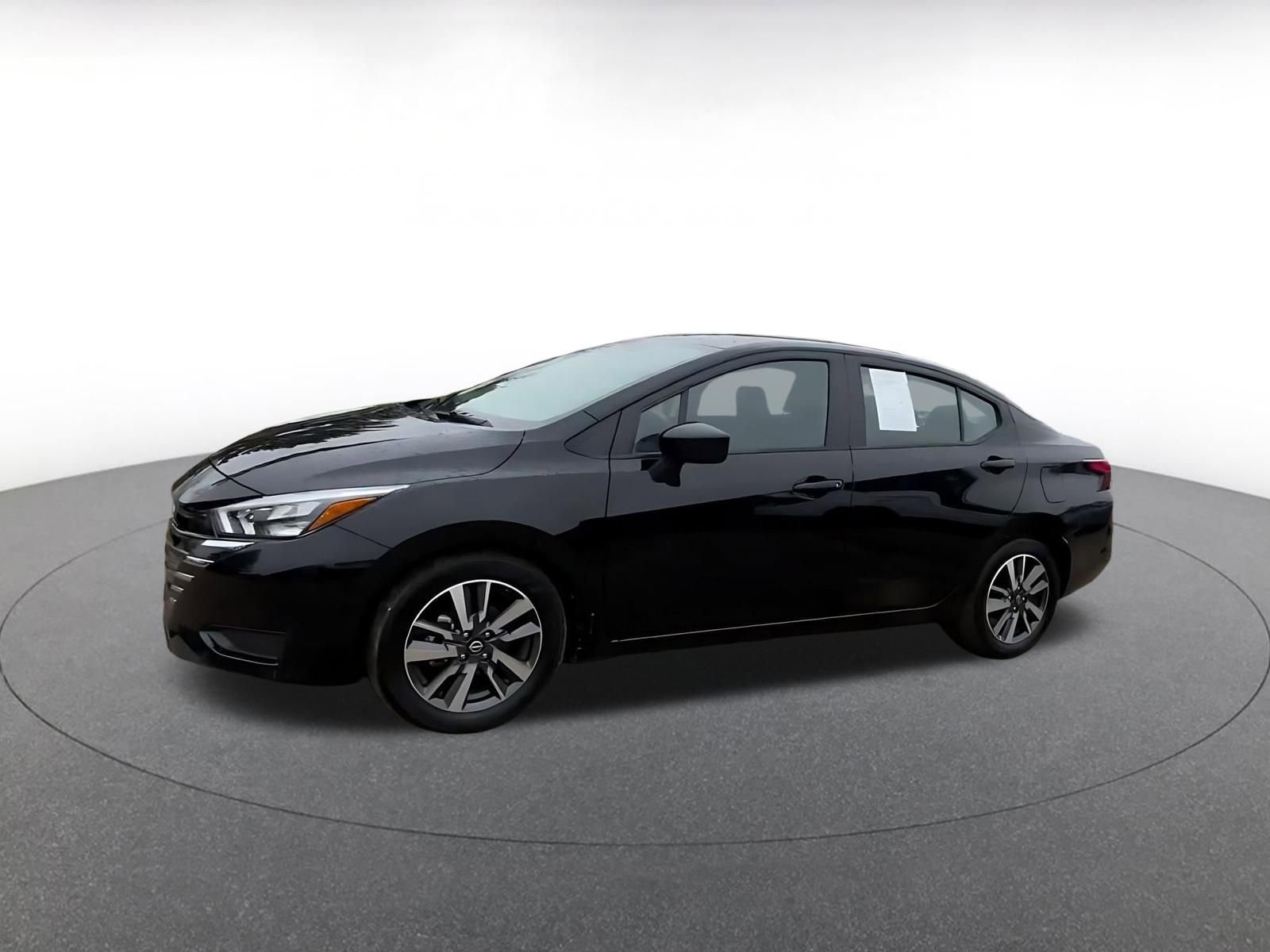 Used 2025 Nissan Versa SV image 8