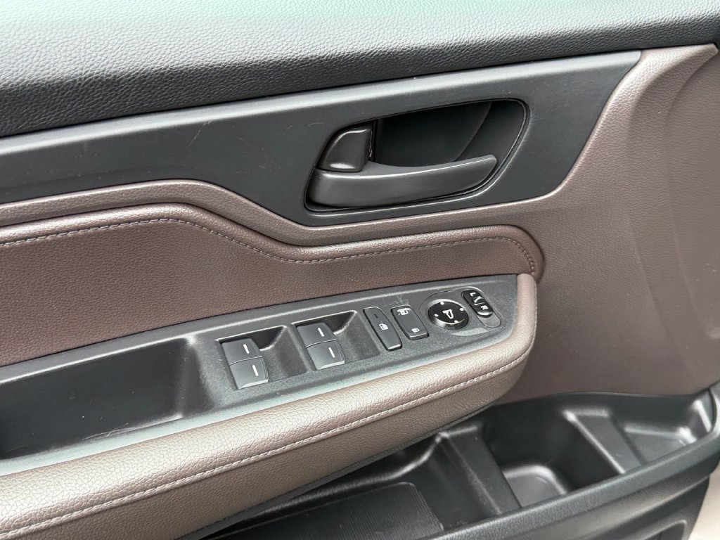 Used 2018 Honda Odyssey EX image 15