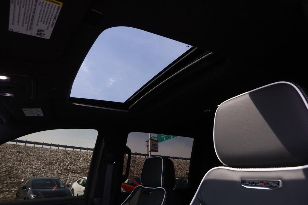 Used 2026 GMC Sierra 2500 AT4X image 9