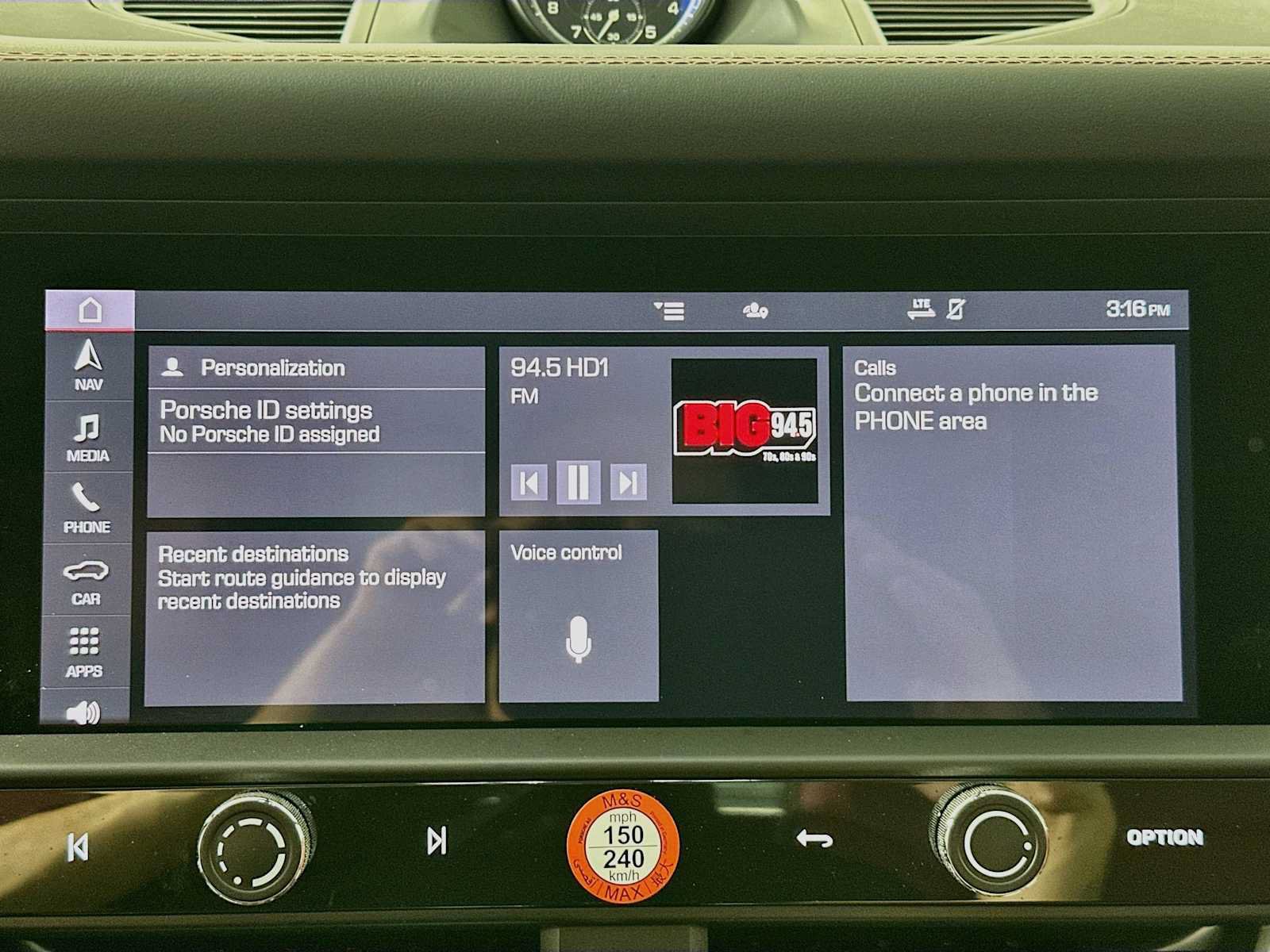Certified 2026 Porsche Macan AWD/4WD image 17