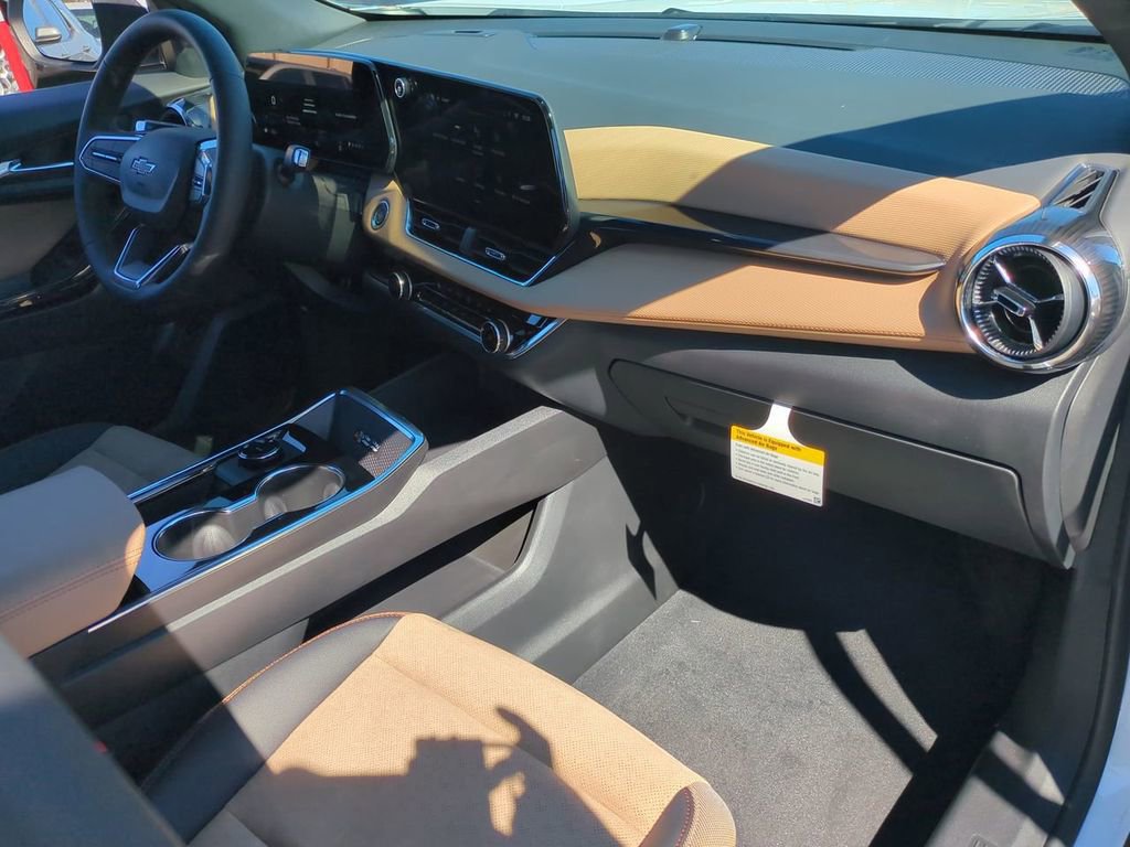 Used 2026 Chevrolet Equinox ACTIV w/ Safety and Technology Package image 28