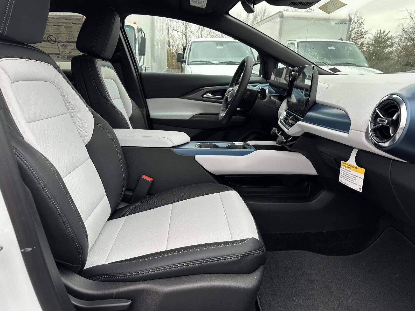 New 2026 Chevrolet Equinox EV LT image 25