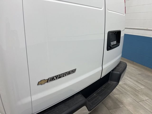 New 2026 Chevrolet Express 3500 Extended w/ Driver Convenience Package RWD image 25