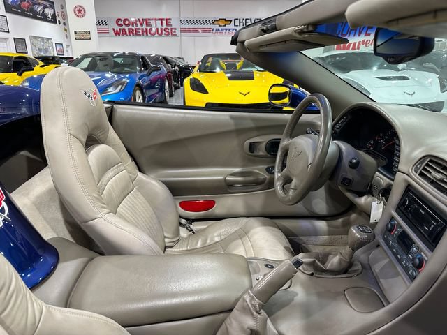 Used 2004 Chevrolet Corvette Convertible w/ Preferred Equipment Group RWD image 12