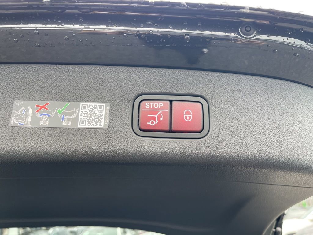 New 2026 Mercedes-Benz GLC 300 4MATIC image 11