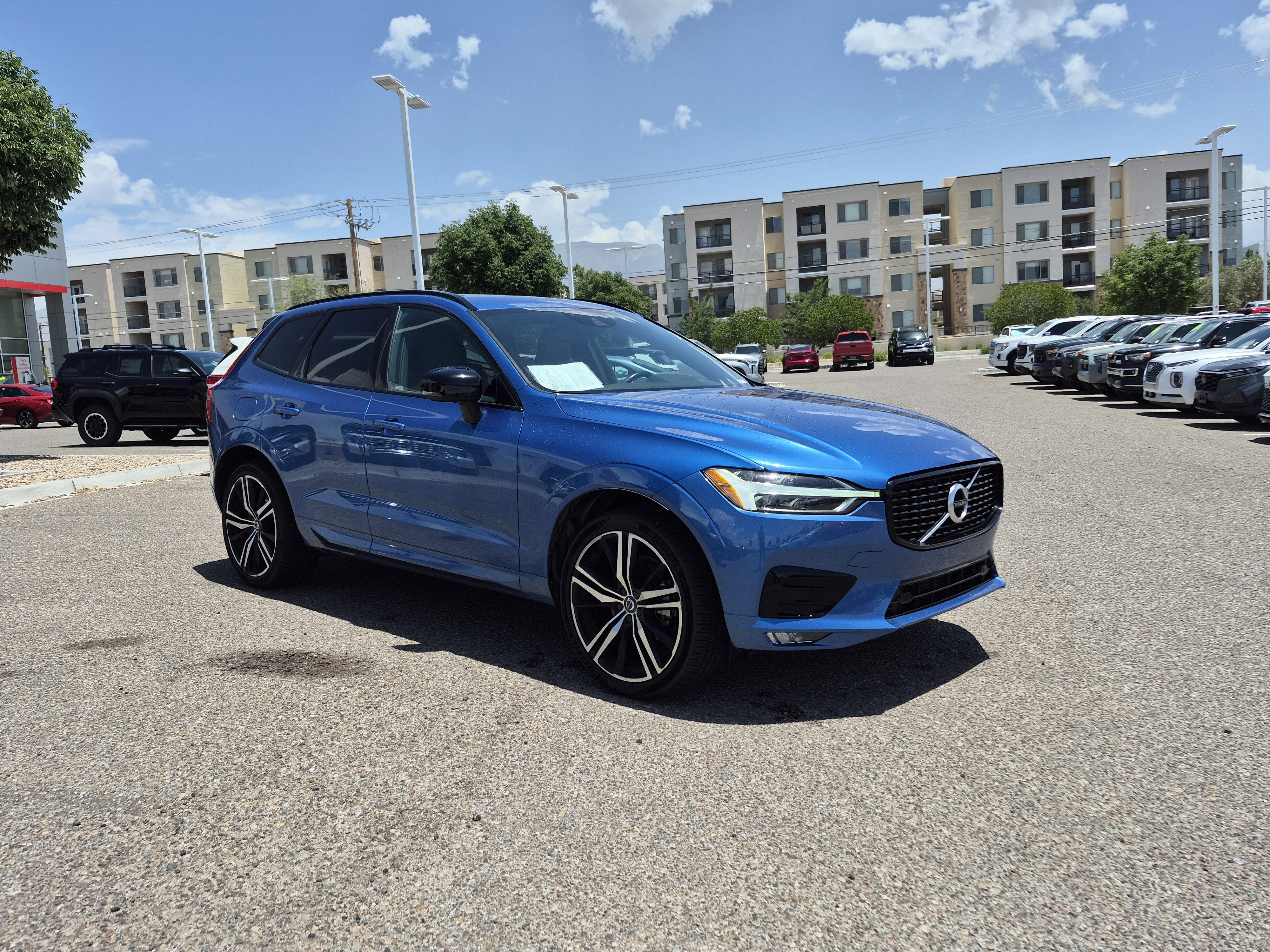 Used 2021 Volvo XC60 T5 R-Design AWD/4WD image 7