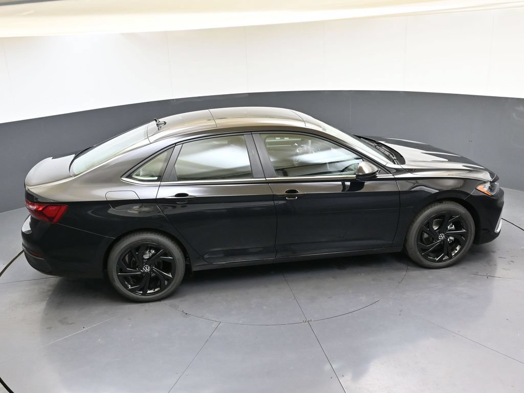 Certified 2026 Volkswagen Jetta SE w/ Black Wheel Package FWD image 40