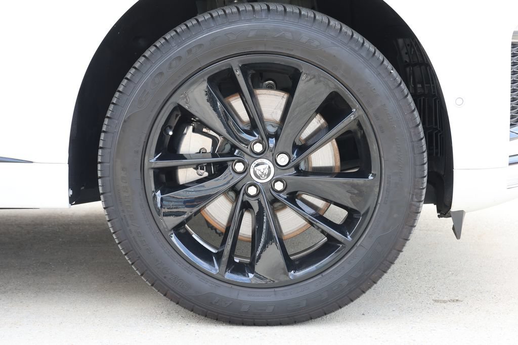 Certified 2026 Jaguar F-PACE R-Dynamic S AWD/4WD image 10