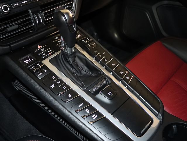 Used 2020 Porsche Macan image 22