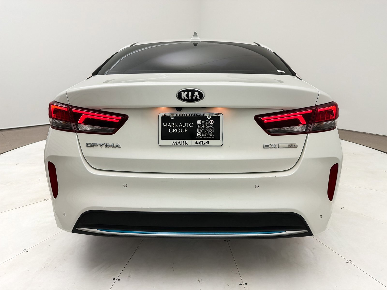 Used 2020 Kia Optima EX image 15
