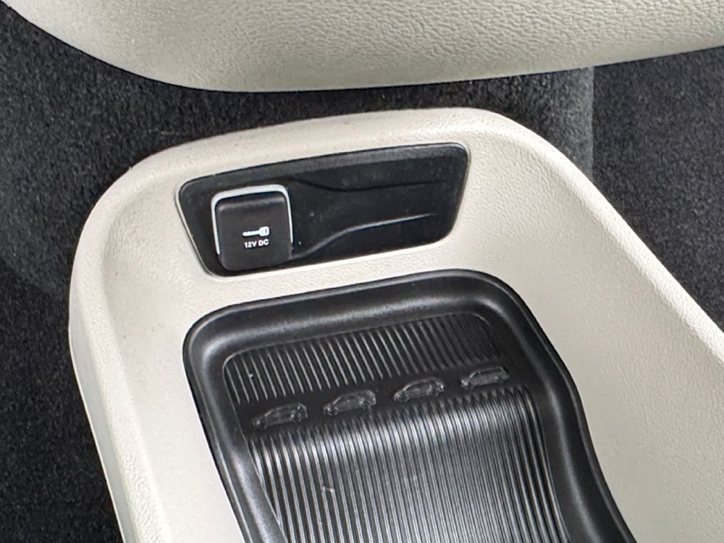 Used 2024 Chrysler Pacifica Touring-L FWD image 30