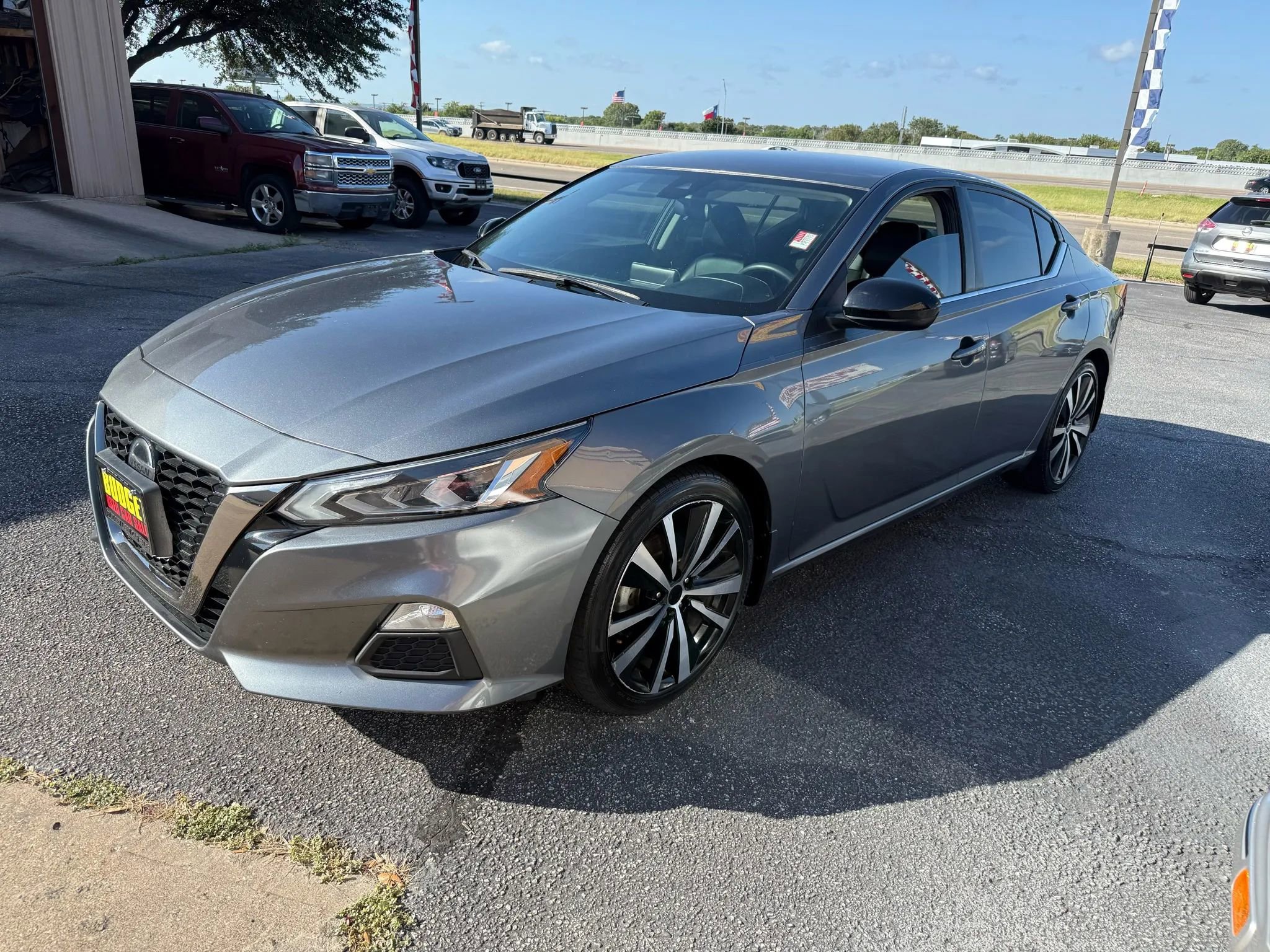 Used 2021 Nissan Altima 2.5 SR image 1