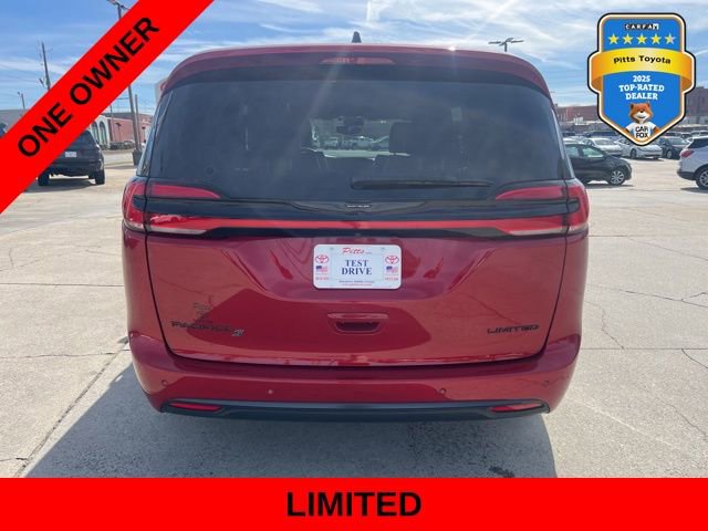 Used 2025 Chrysler Pacifica Limited image 6
