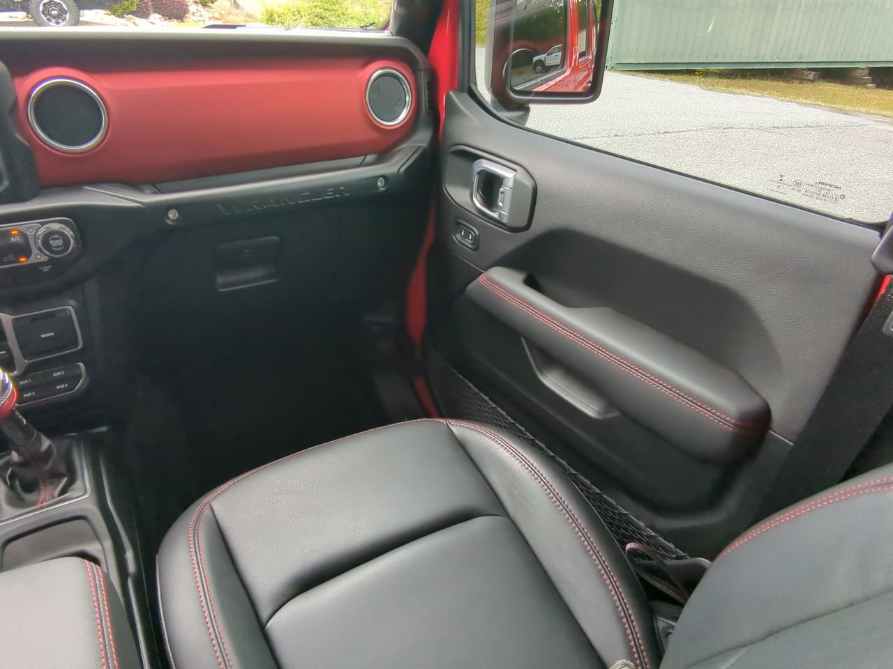 Used 2021 Jeep Wrangler Unlimited Rubicon AWD/4WD image 15