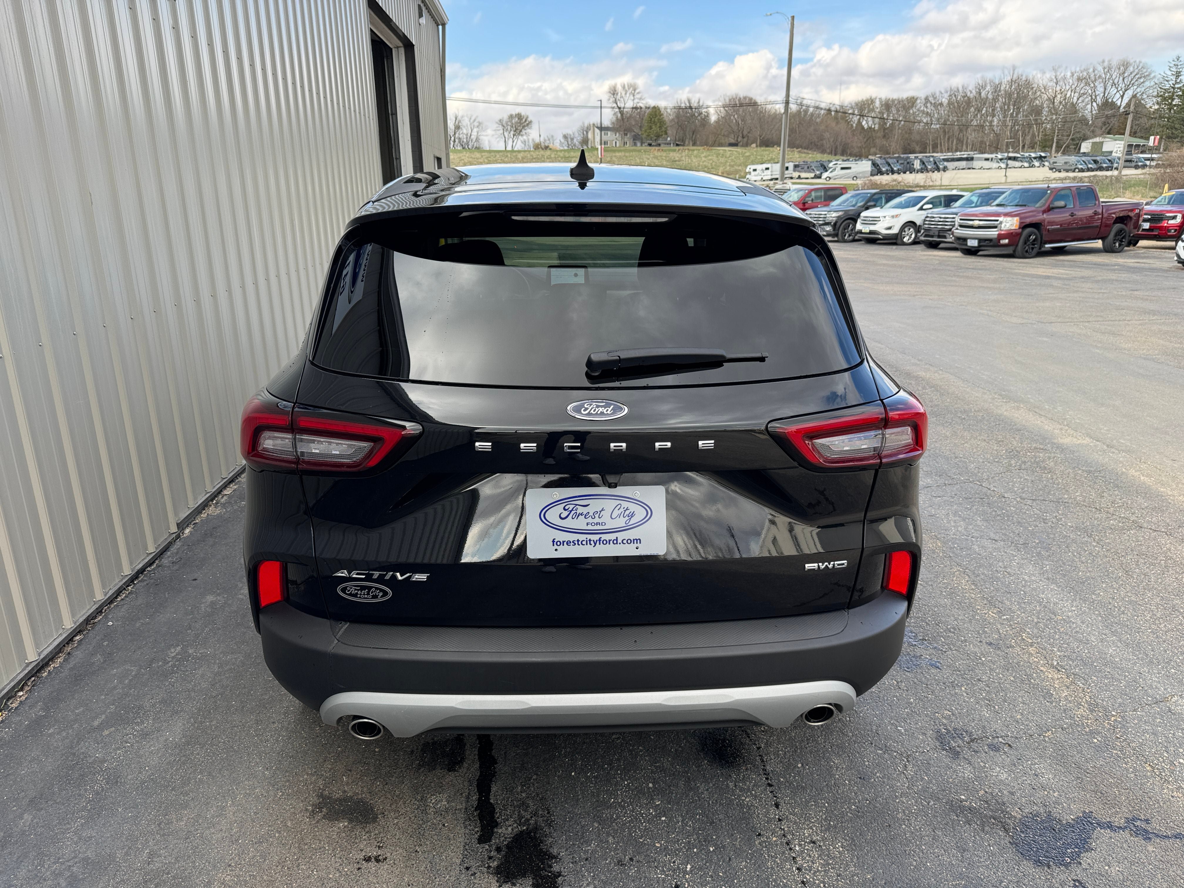 Used 2025 Ford Escape Active AWD/4WD image 4