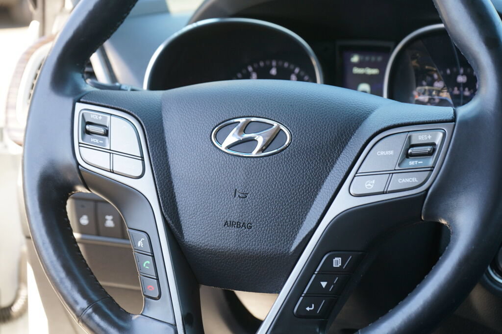 Used 2015 Hyundai Santa Fe Sport 2.0T w/ Option Group 05 AWD/4WD image 20