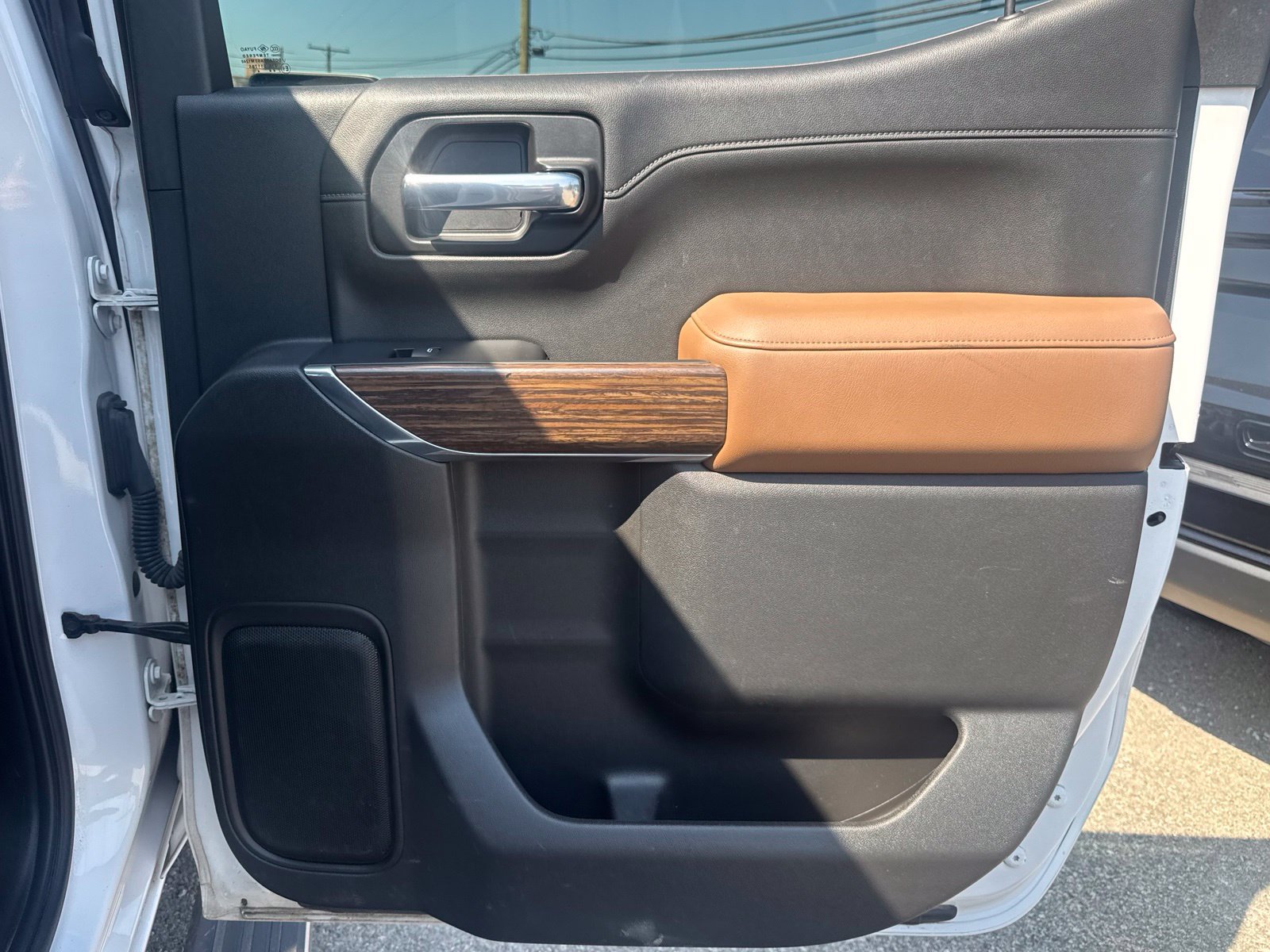 Used 2020 Chevrolet Silverado 1500 High Country w/ Technology Package AWD/4WD image 33