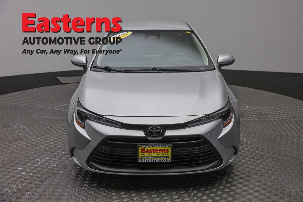 Used 2024 Toyota Corolla LE FWD image 2