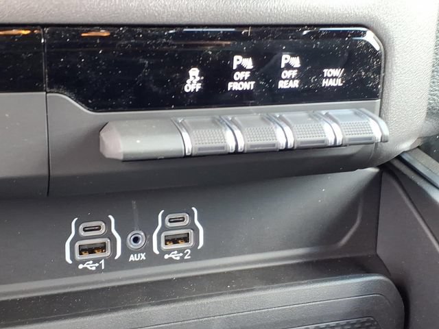 New 2026 RAM 1500 Express AWD/4WD image 10