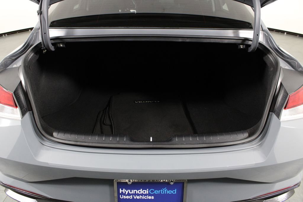 Certified 2022 Hyundai Elantra SEL w/ Convenience Package FWD image 18