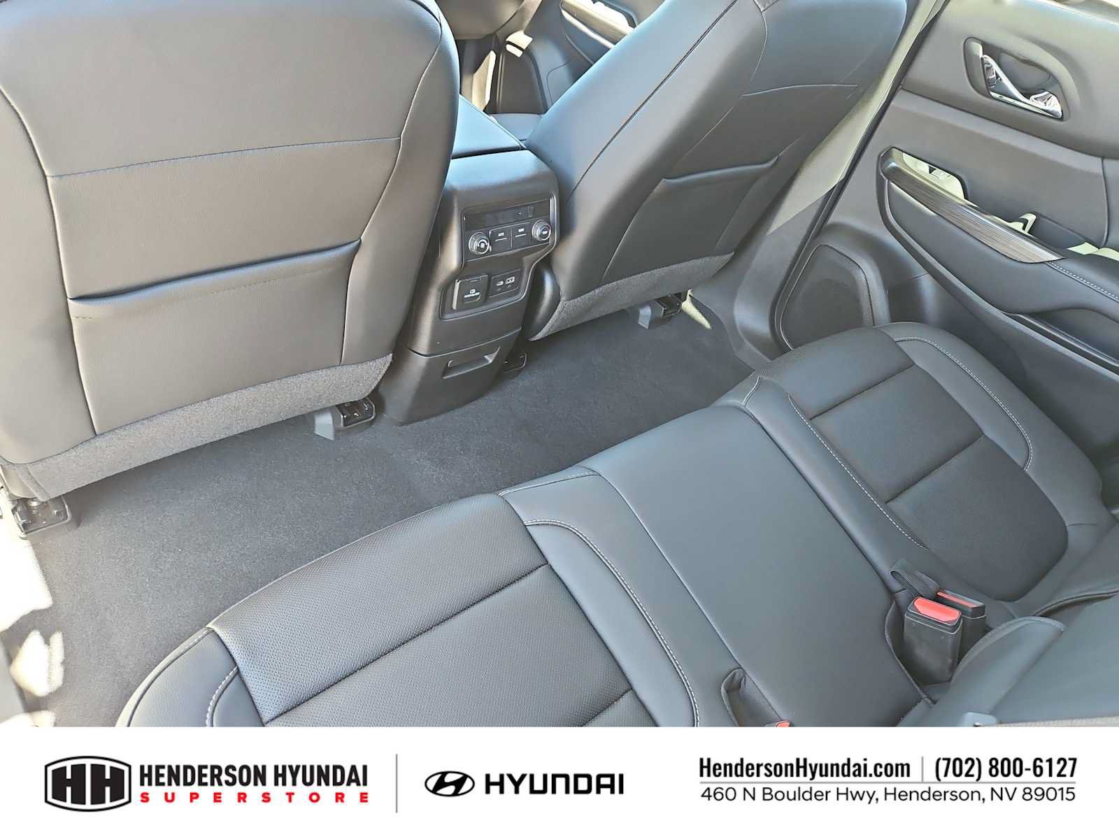 Used 2023 GMC Acadia SLT FWD image 19