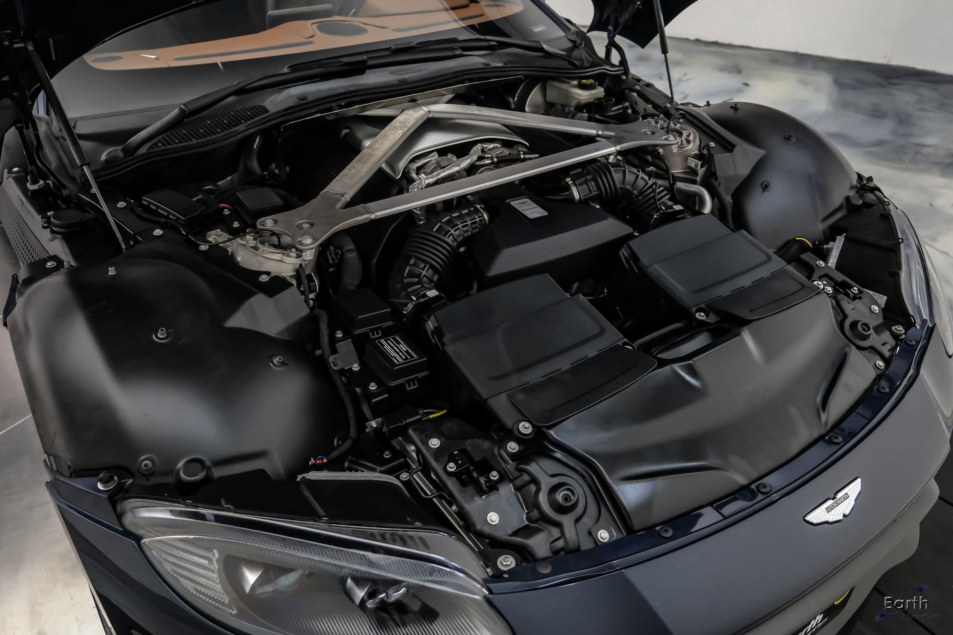 Used 2020 Aston Martin V8 Vantage Coupe RWD image 79