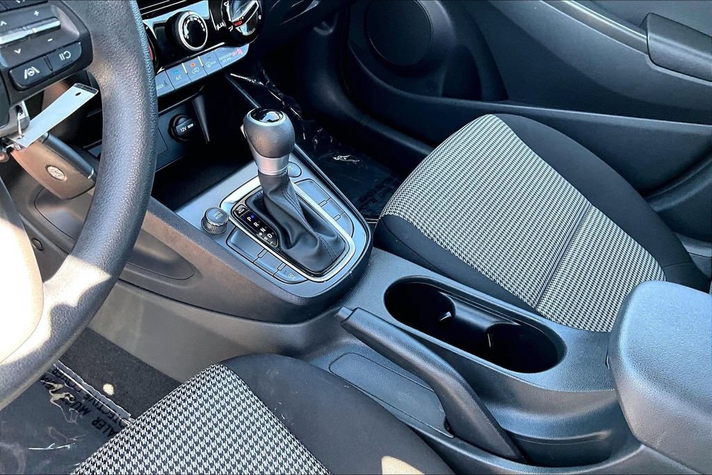 Certified 2022 Hyundai Kona SE AWD/4WD image 10