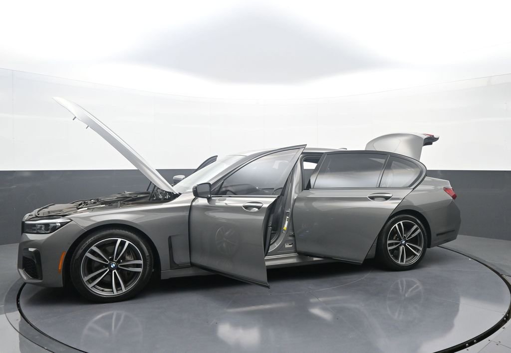 Used 2022 BMW 750i xDrive w/ Executive Package AWD/4WD image 41