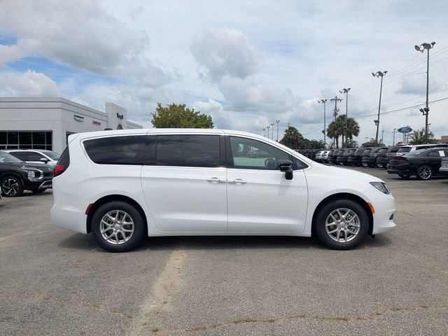 New 2026 Chrysler Voyager LX image 10