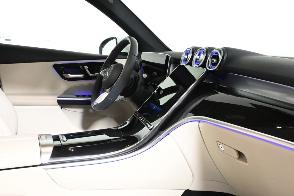 Certified 2025 Mercedes-Benz GLC 300 4MATIC image 33