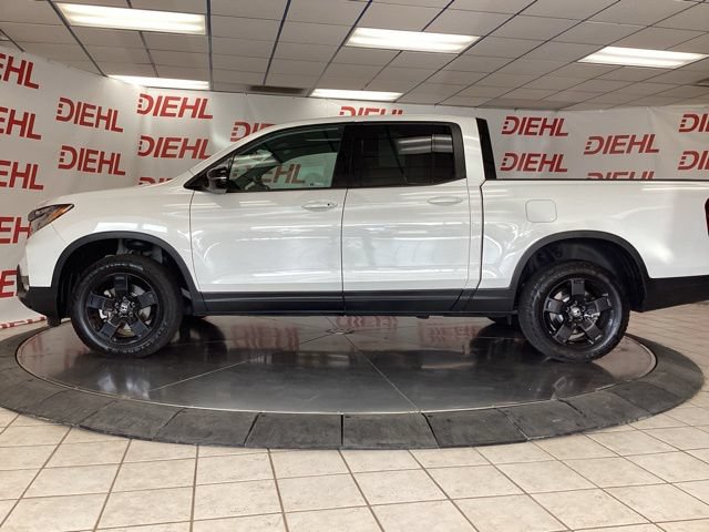 Used 2025 Honda Ridgeline Black Edition image 4