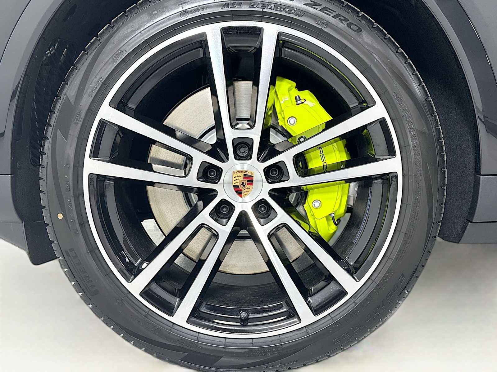 New 2026 Porsche Cayenne E-Hybrid AWD/4WD image 32