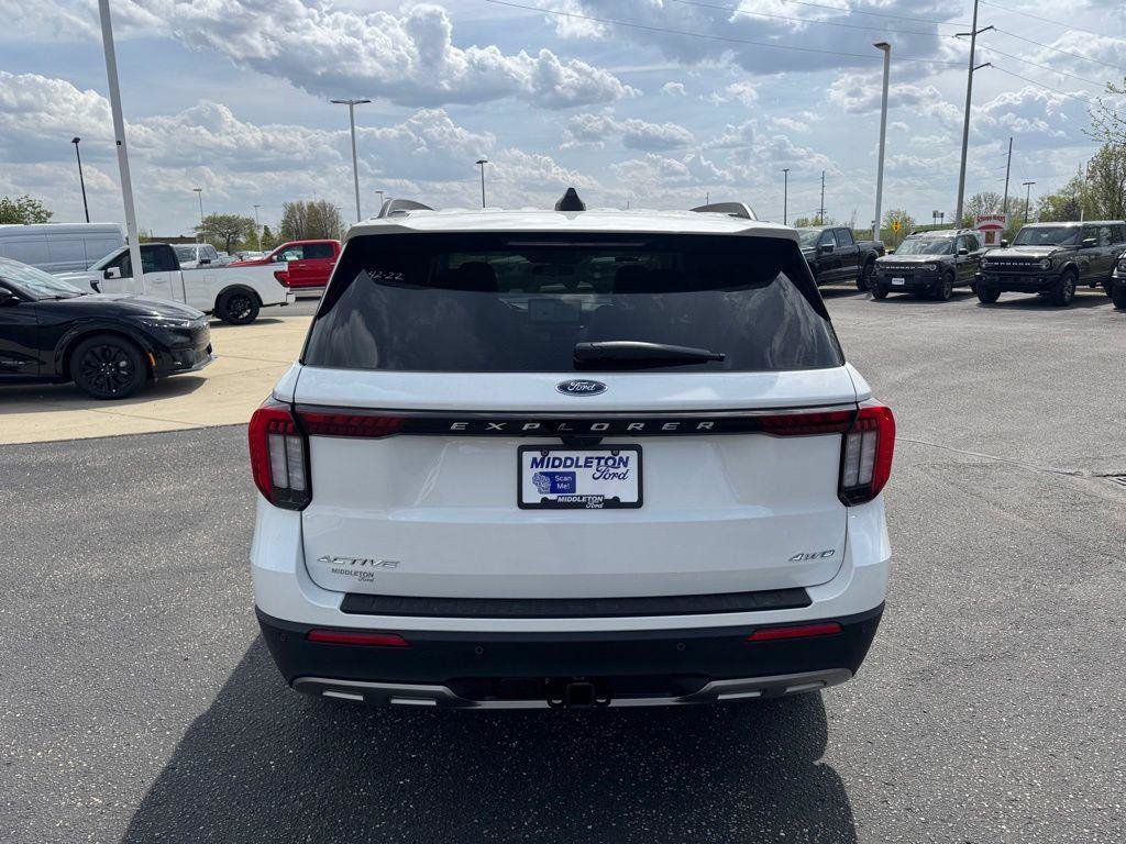New 2026 Ford Explorer Active w/ Active Comfort Package AWD/4WD image 4