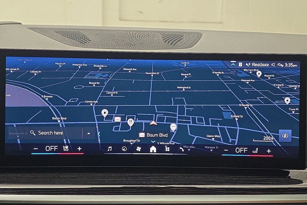 Certified 2025 BMW X5 xDrive40i w/ M Sport Package image 19