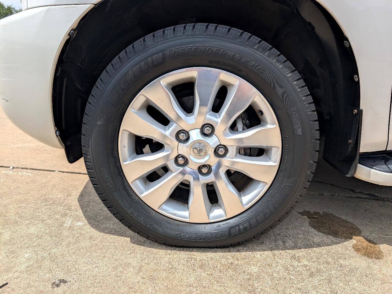 Used 2016 Toyota Sequoia Platinum image 10