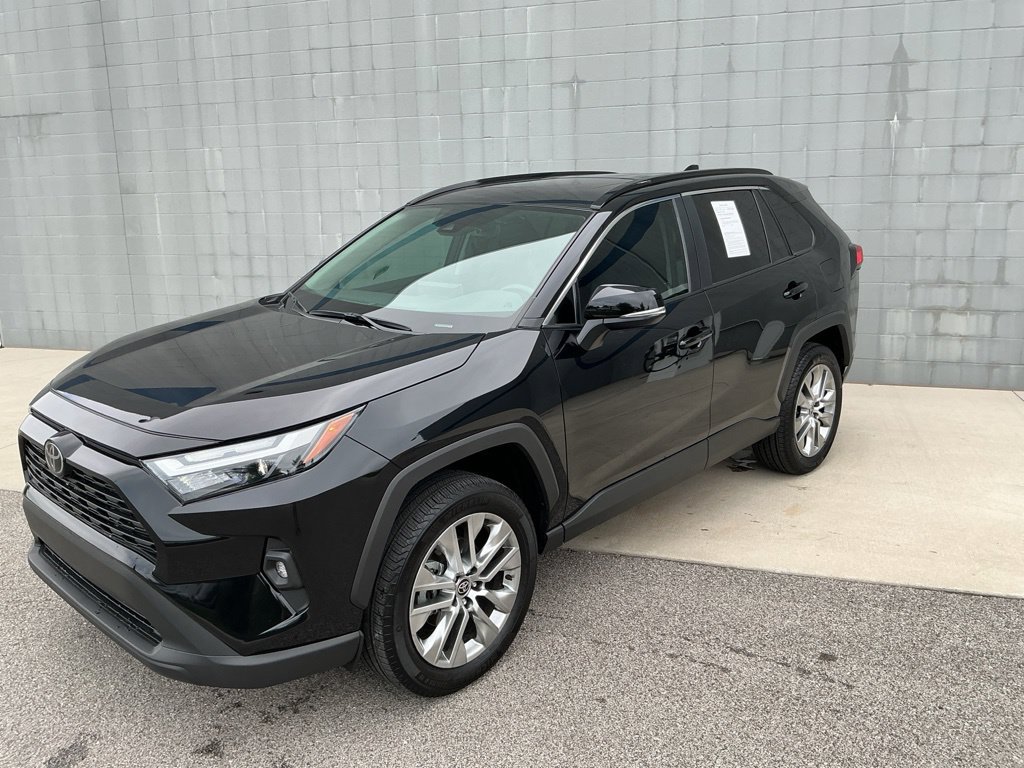Used 2025 Toyota RAV4 XLE Premium w/ Weather Package AWD/4WD image 4