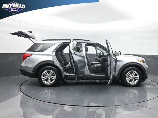 Used 2024 Ford Explorer XLT RWD image 27