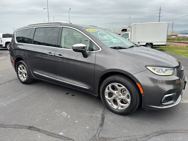 Used 2021 Chrysler Pacifica Limited w/ Premium & Safety Sphere Group AWD/4WD image 7