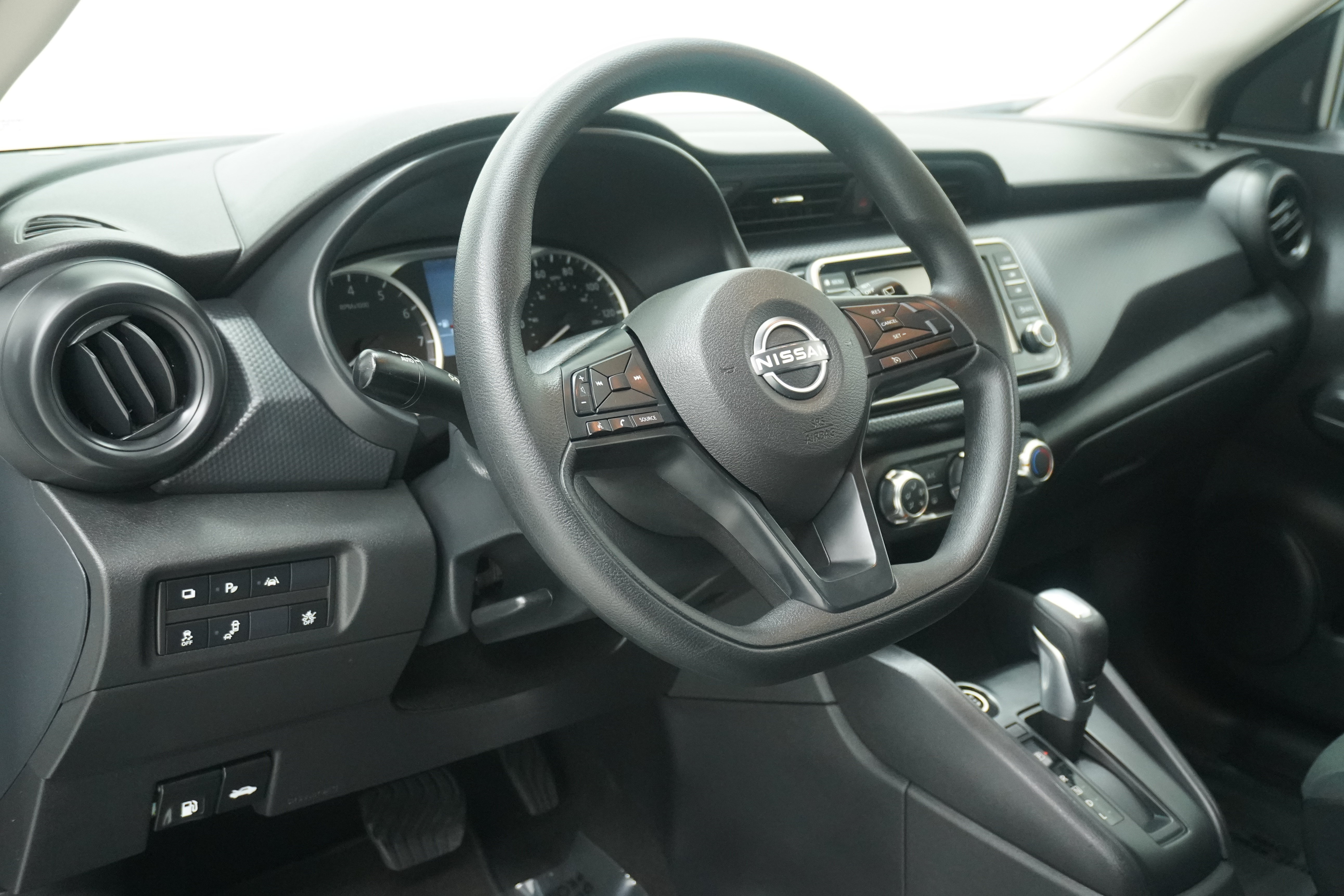Used 2024 Nissan Kicks S FWD image 10