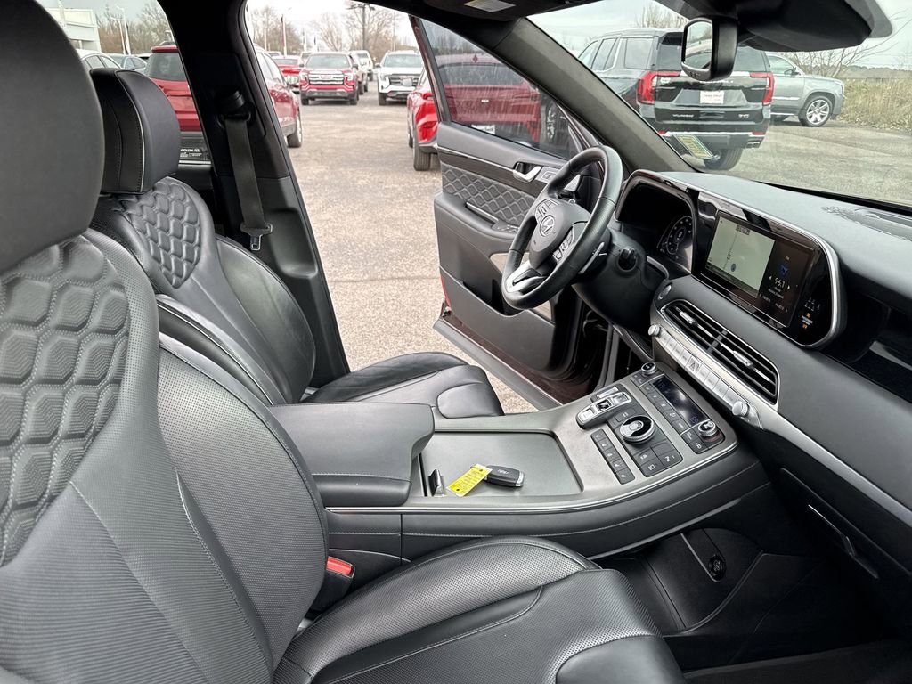 Used 2022 Hyundai Palisade Calligraphy w/ Cargo Package image 35