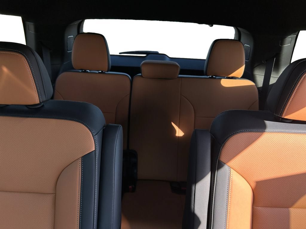 New 2027 Chevrolet Traverse Z71 w/ Driver Confidence Package AWD/4WD image 16