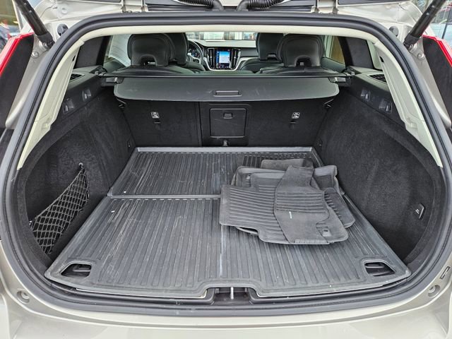 Used 2021 Volvo V60 T5 Cross Country w/ Advanced Package image 17