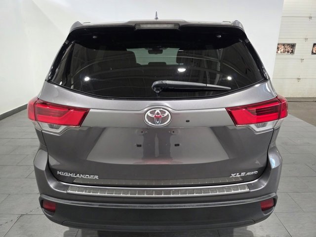 Used 2019 Toyota Highlander XLE image 4
