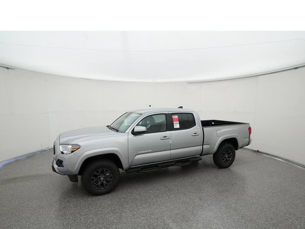 Used 2022 Toyota Tacoma SR5 w/ Technology Package AWD/4WD image 3