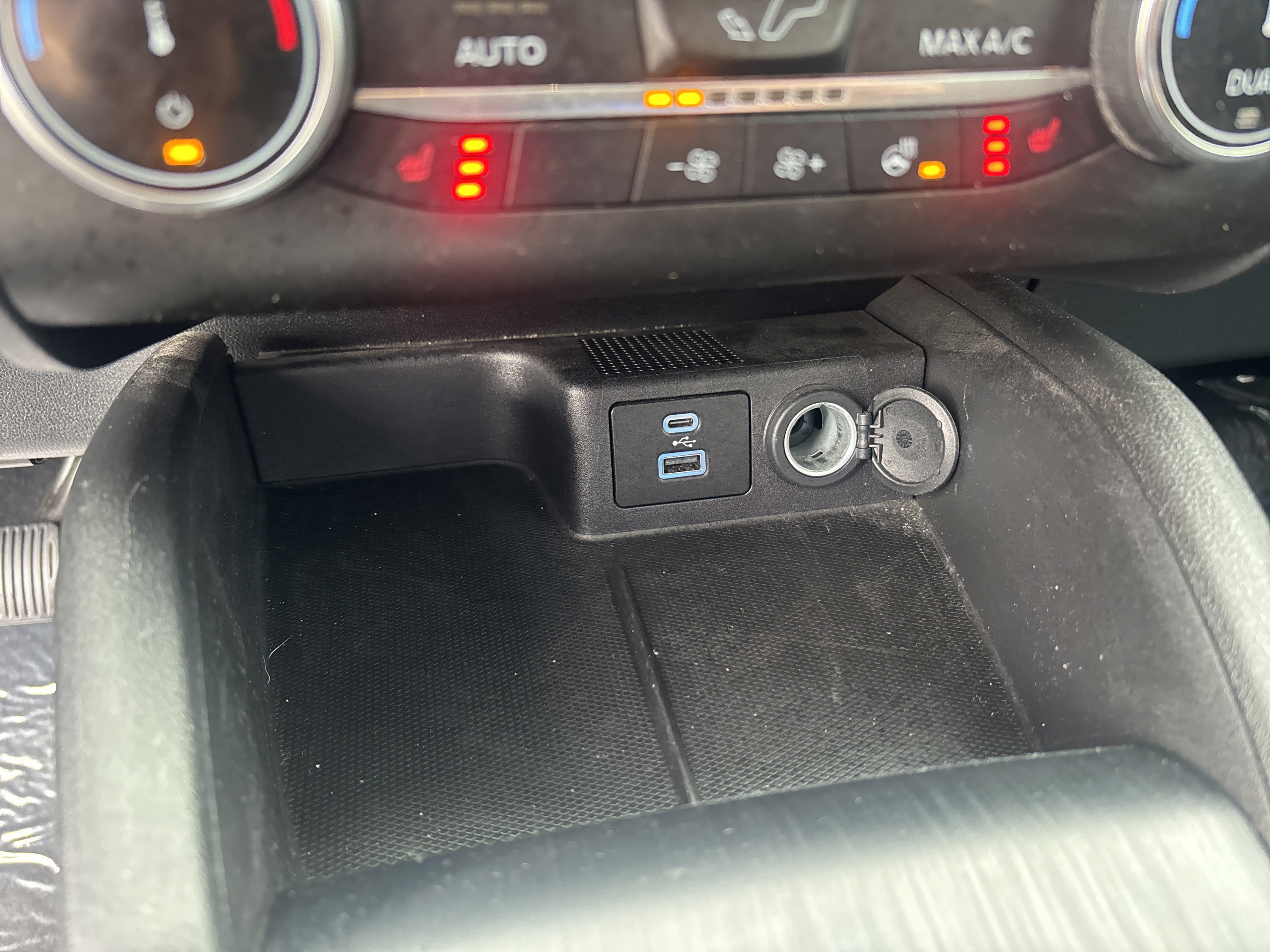 Used 2023 Ford Escape Active w/ Cold Weather Package FWD image 18
